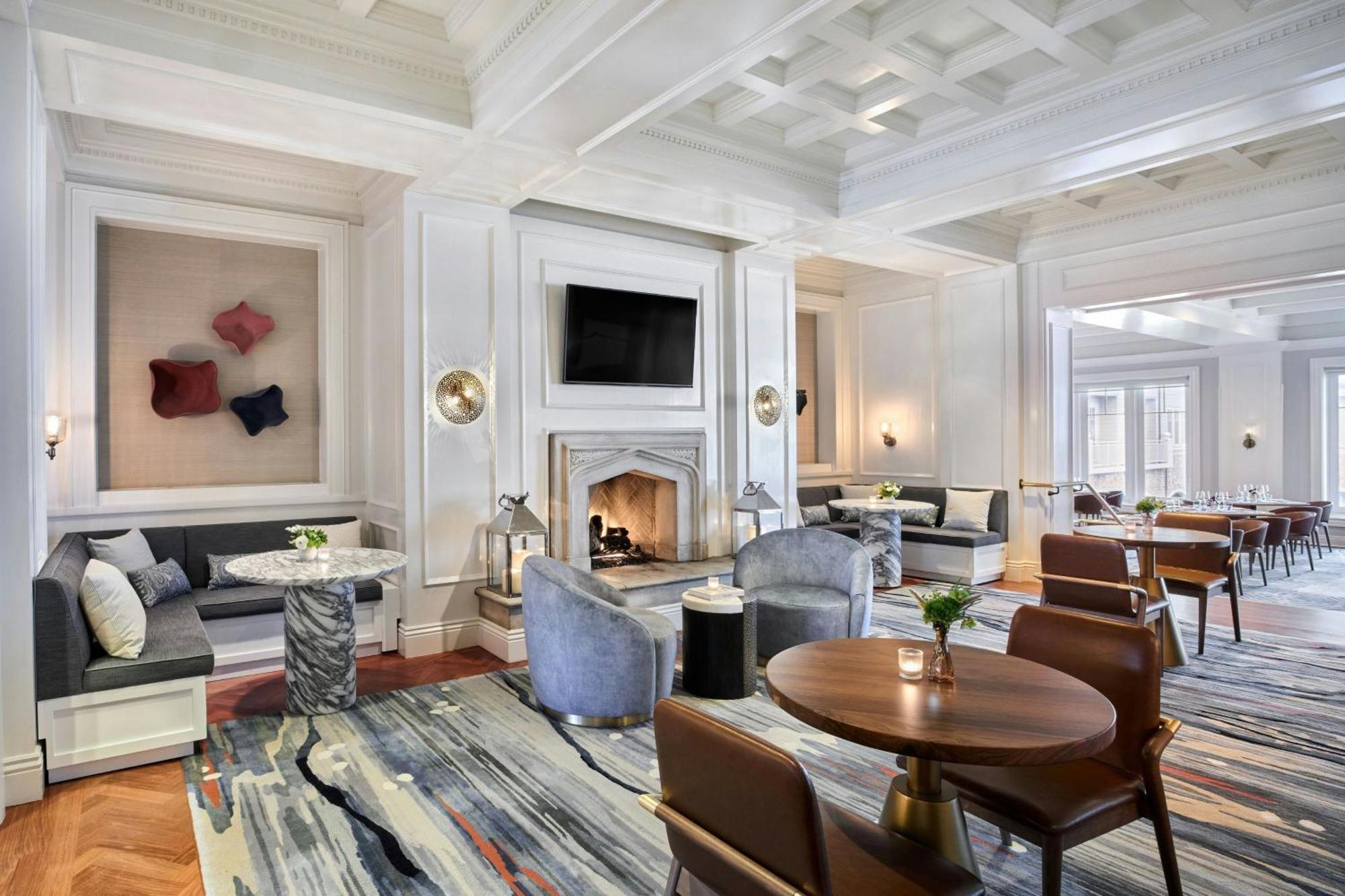 The Ritz-carlton,