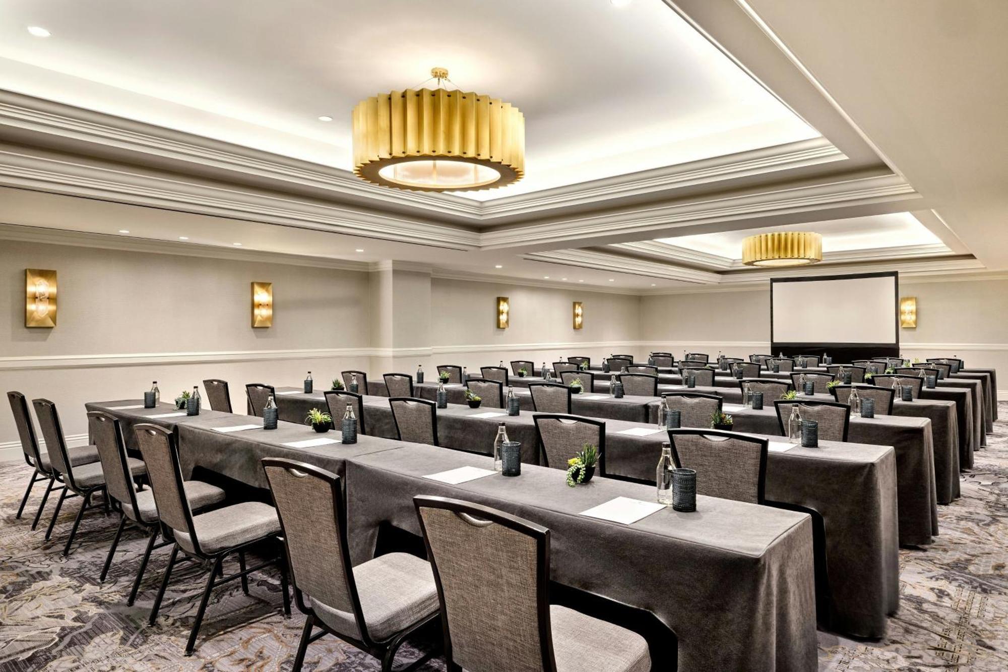 The Ritz-carlton, Hotel